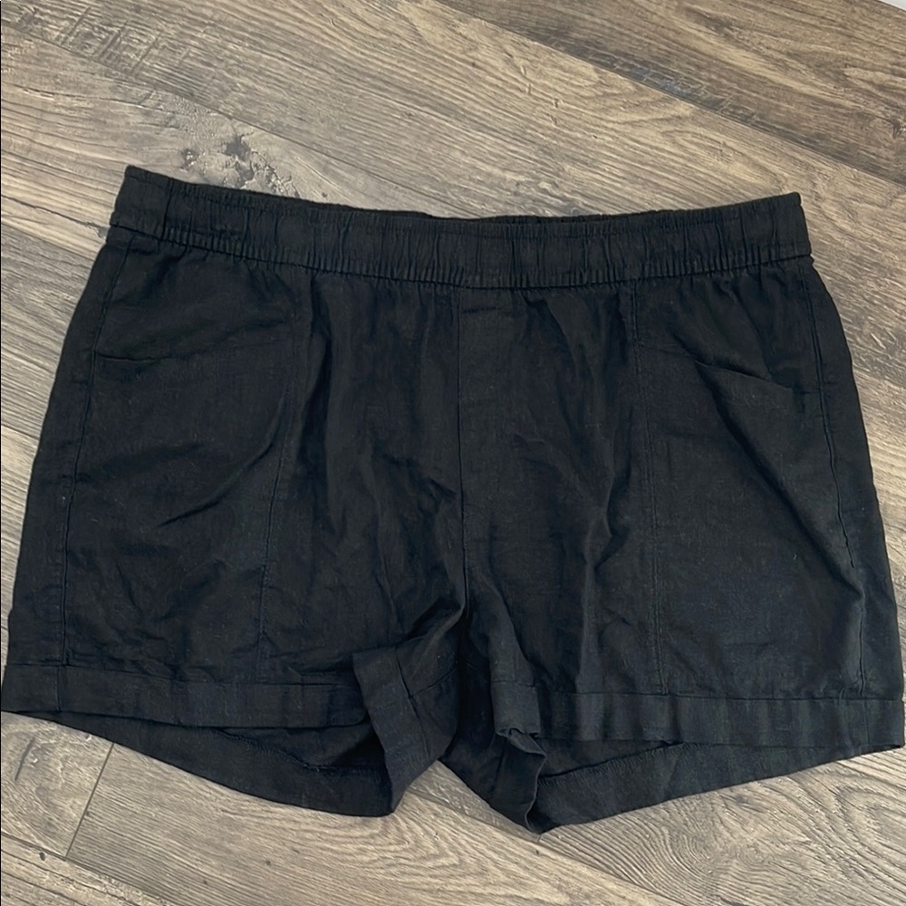 Women's Black High Rise Linen Shorts